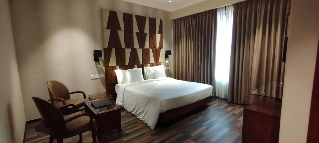 Hotel Adiva Residency Beacon, Grant Road, Bombay Extérieur photo